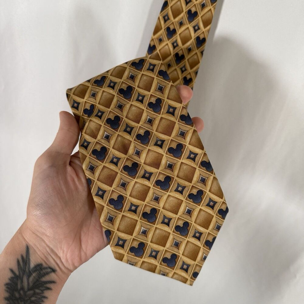 Walt Disney World Tie Men's 59" Yellow Mickey Print 100% Silk 4" Wide